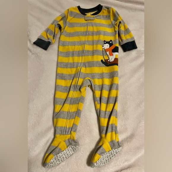 Carter's footed pajamas - Picture 4 of 4